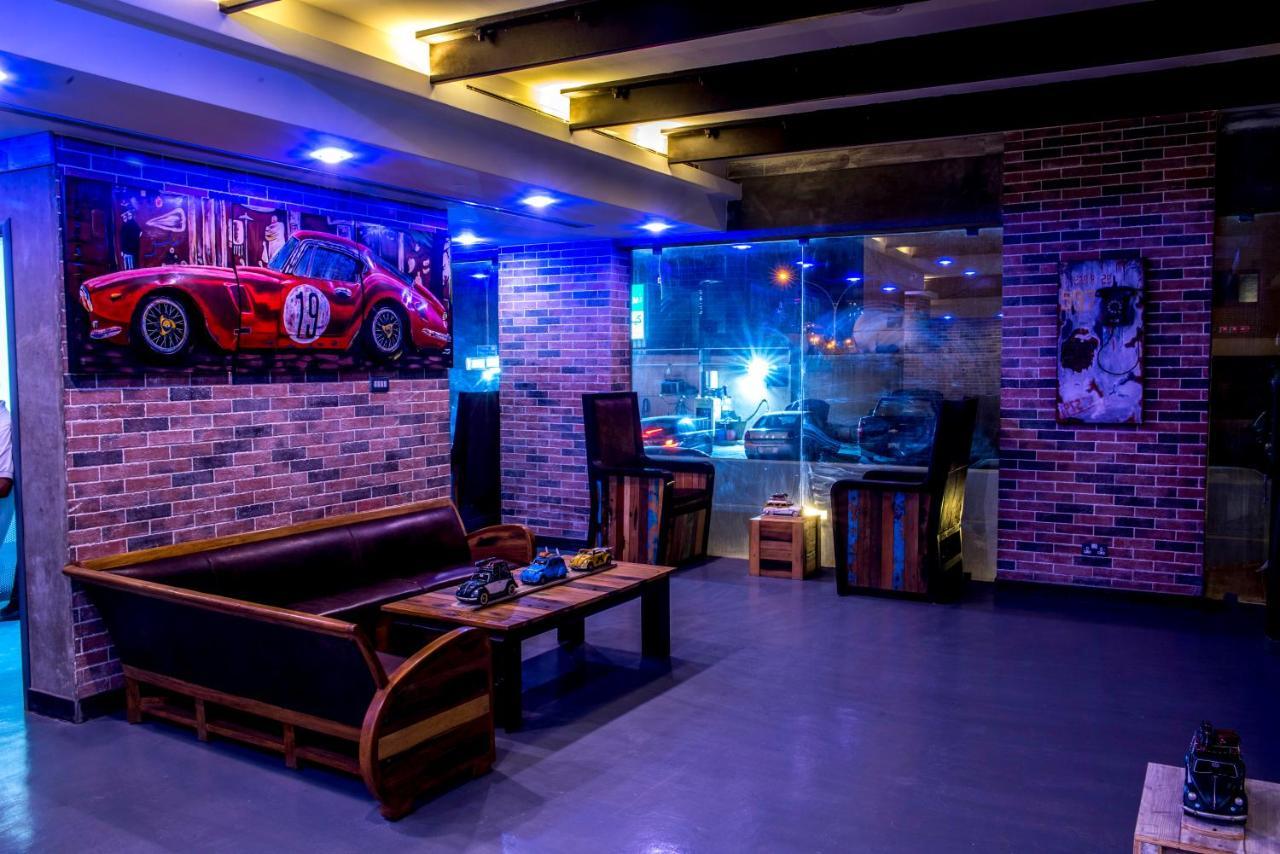 Flowery Holiday Suites Kuwait City Eksteriør billede