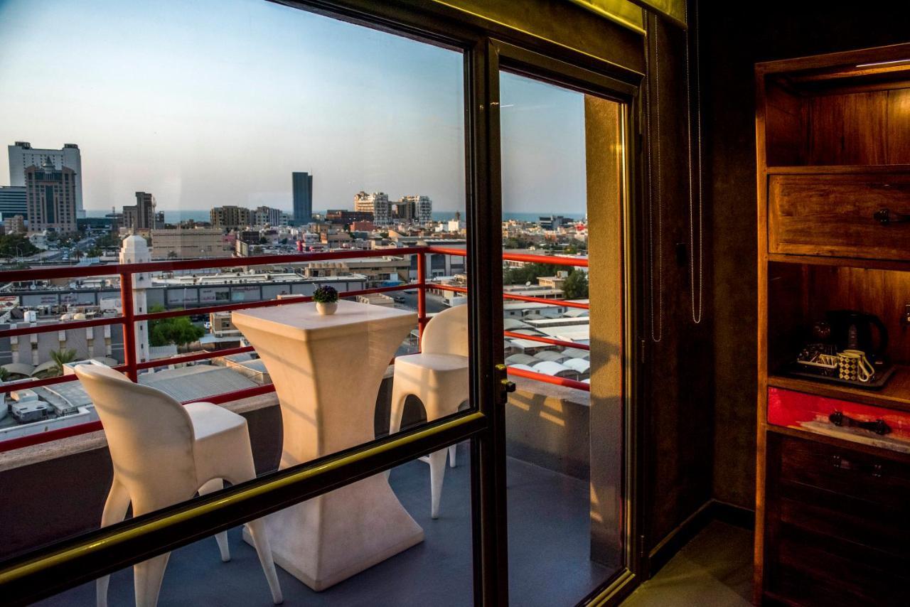 Flowery Holiday Suites Kuwait City Eksteriør billede